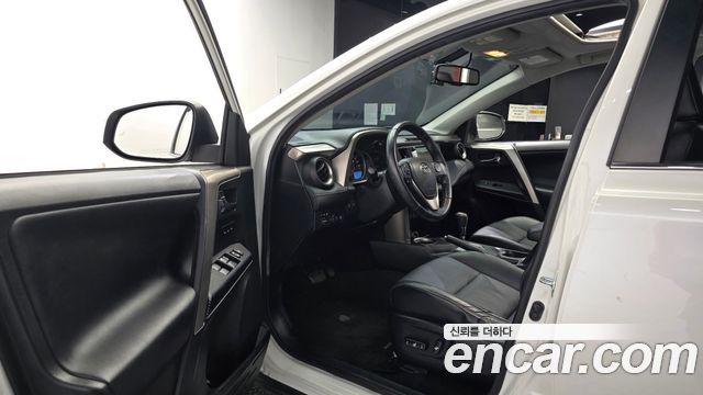 Toyota RAV4 2.5 4WD 4th 2014 — фото 10