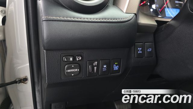 Toyota RAV4 2.5 4WD 4th 2014 — фото 18