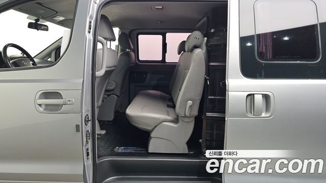 Hyundai Grand Starex 5-Seater VAN Smart 2017 — фото 11