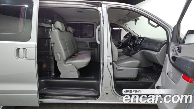 Hyundai Grand Starex 5-Seater VAN Smart 2017 — фото 12