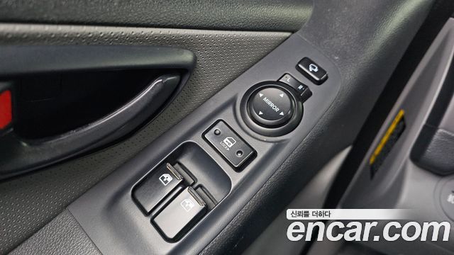 Hyundai Grand Starex 5-Seater VAN Smart 2017 — фото 13