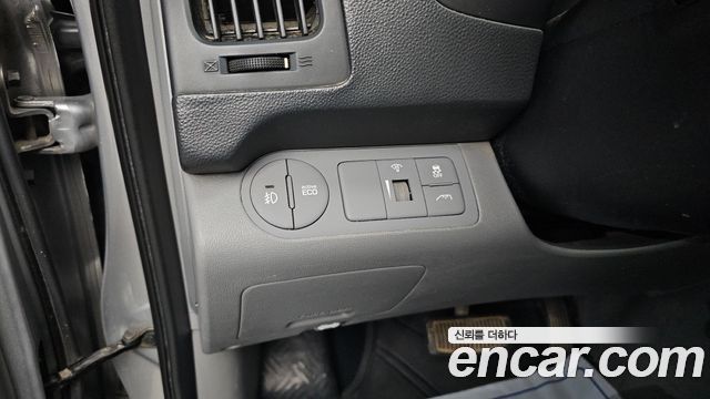 Hyundai Grand Starex 5-Seater VAN Smart 2017 — фото 14