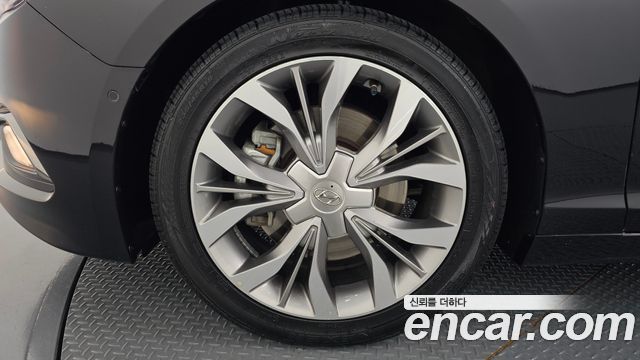 Hyundai Sonata (LF) 2.0 Smart Special 2016 — фото 5