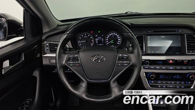 Hyundai Sonata (LF) 2.0 Smart Special 2016 — фото 13