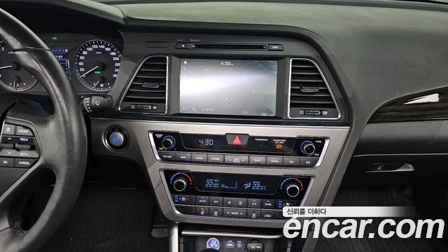 Hyundai Sonata (LF) 2.0 Smart Special 2016 — фото 14