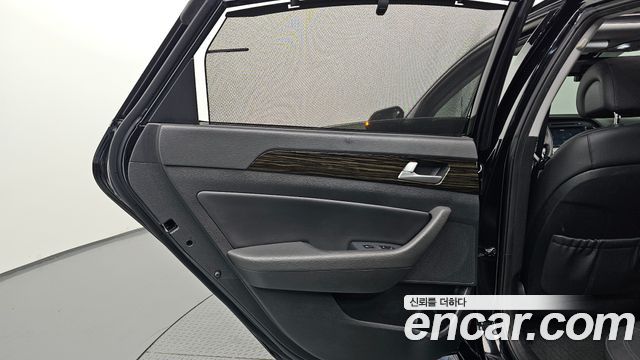 Hyundai Sonata (LF) 2.0 Smart Special 2016 — фото 25