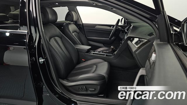 Hyundai Sonata (LF) 2.0 Smart Special 2016 — фото 26