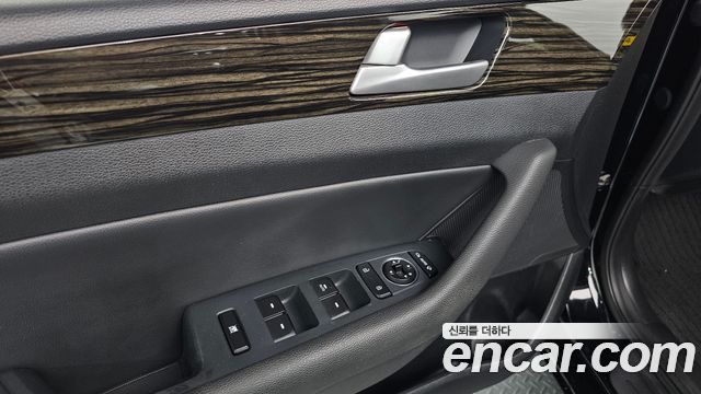 Hyundai Sonata (LF) 2.0 Smart Special 2016 — фото 29