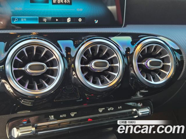 Mercedes-Benz A-Class (W177) AMG A45 4MAITC+ Hatchback 2020 — фото 16