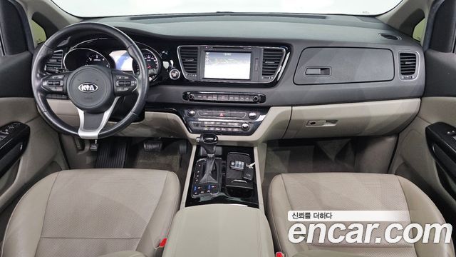 Kia Carnival 9-seater Prestige 2016 — фото 7