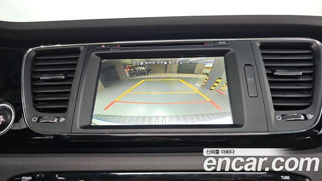 Kia Carnival 9-seater Prestige 2016 — фото 13