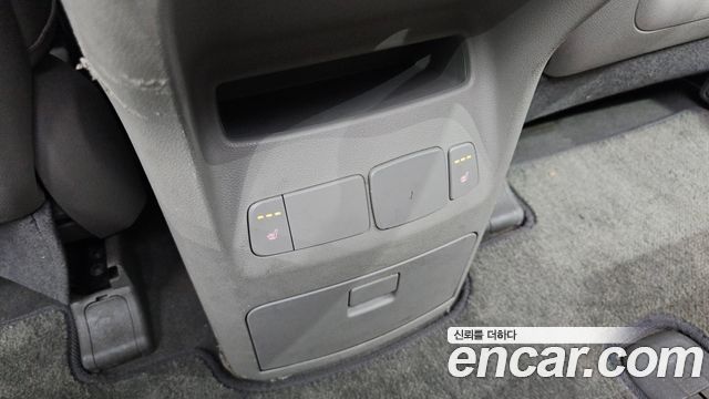 Kia Carnival 9-seater Prestige 2016 — фото 18