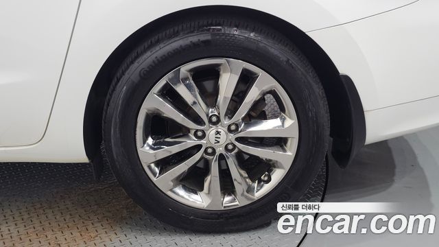 Kia Carnival 9-seater Prestige 2016 — фото 21