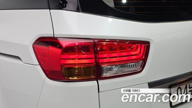 Kia Carnival 9-seater Prestige 2016 — фото 23