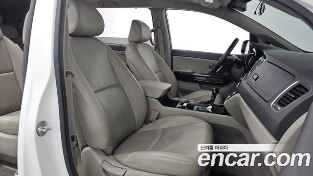 Kia Carnival 9-seater Prestige 2016 — фото 26