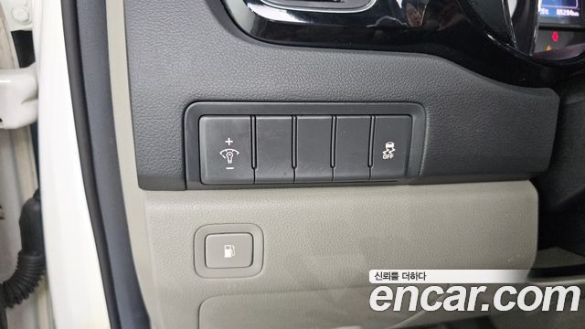 Kia Carnival 9-seater Prestige 2016 — фото 27