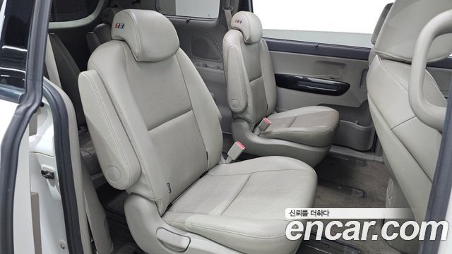 Kia Carnival 9-seater Prestige 2016 — фото 31