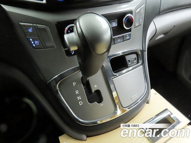 Hyundai Grand Starex Van 5-Seater Modern 2019 — фото 9