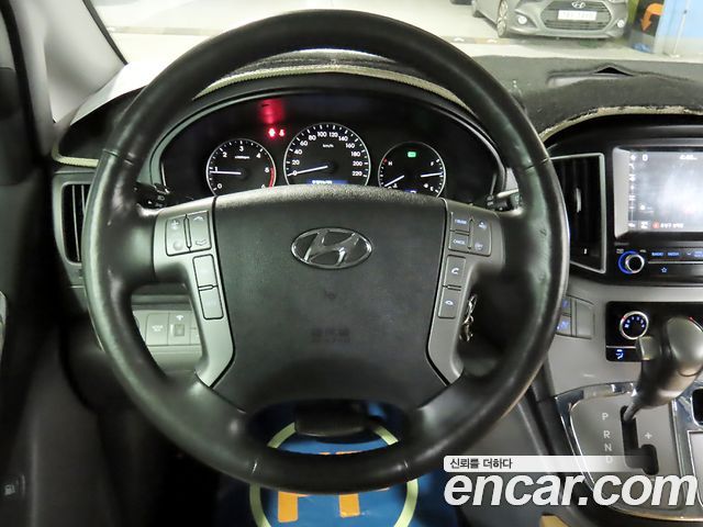 Hyundai Grand Starex Van 5-Seater Modern 2019 — фото 19