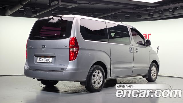Hyundai Grand Starex 3-Seater VAN CVX Luxury 2013 — фото 2