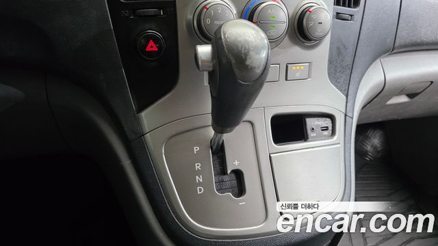 Hyundai Grand Starex 3-Seater VAN CVX Luxury 2013 — фото 9