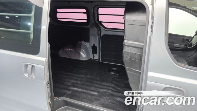 Hyundai Grand Starex 3-Seater VAN CVX Luxury 2013 — фото 12