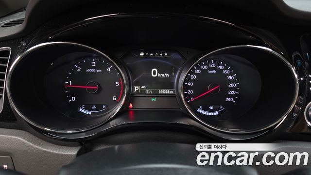Kia Carnival 9-seater Noblesse 2016 — фото 8