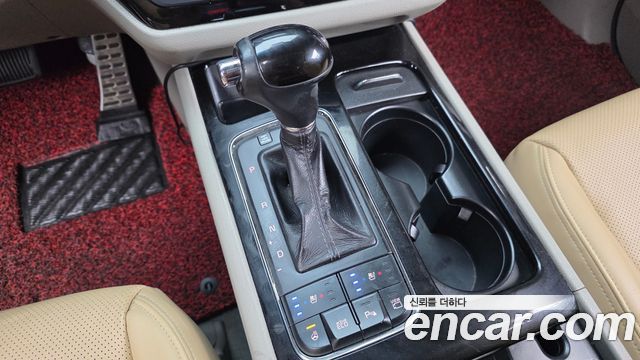 Kia Carnival 9-seater Noblesse 2016 — фото 9