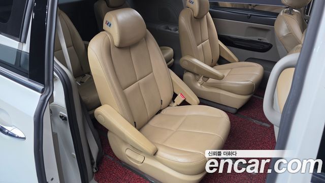 Kia Carnival 9-seater Noblesse 2016 — фото 12