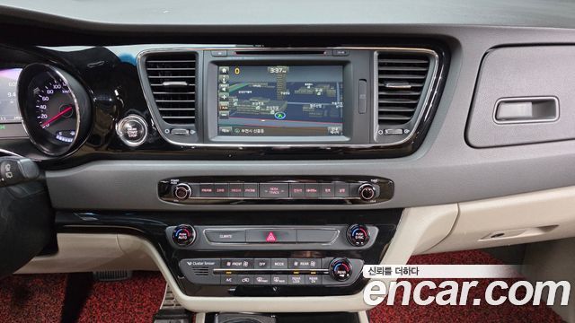 Kia Carnival 9-seater Noblesse 2016 — фото 14