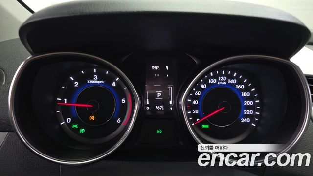 Hyundai Avante 1.6 VGT Premium Standard 2014 — фото 8