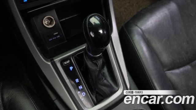 Hyundai Avante 1.6 VGT Premium Standard 2014 — фото 9