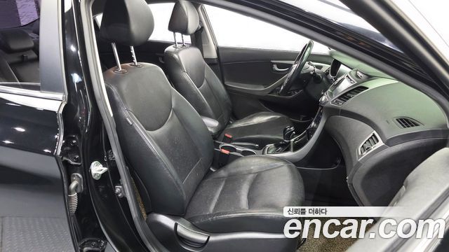 Hyundai Avante 1.6 VGT Premium Standard 2014 — фото 11