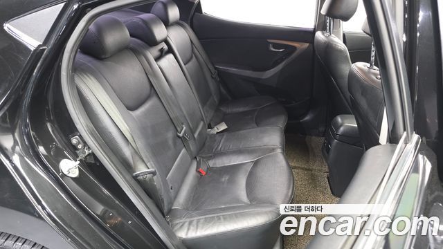 Hyundai Avante 1.6 VGT Premium Standard 2014 — фото 12