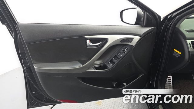Hyundai Avante 1.6 VGT Premium Standard 2014 — фото 24