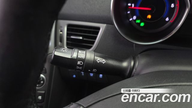 Hyundai Avante 1.6 VGT Premium Standard 2014 — фото 31