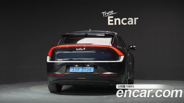 Kia EV6 Standard 4WD Air 2022 — фото 4