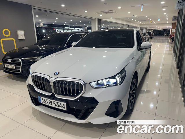 BMW 5 Series (G60) 523d M Sport 2025 — фото 1