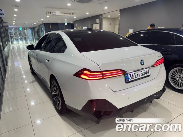 BMW 5 Series (G60) 523d M Sport 2025 — фото 2