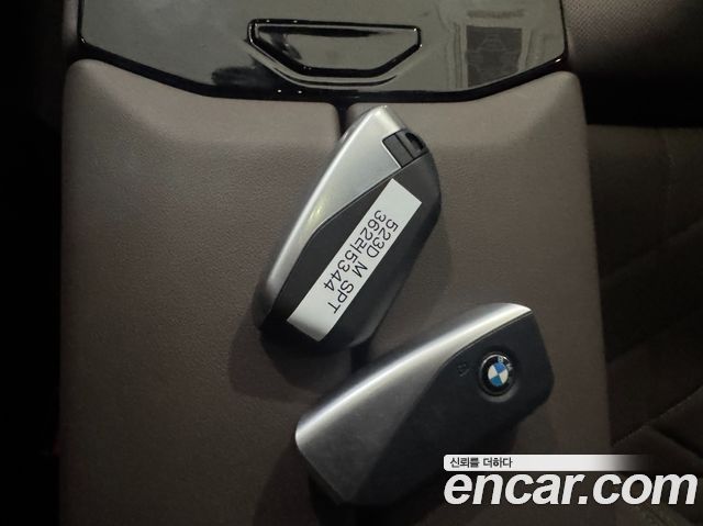 BMW 5 Series (G60) 523d M Sport 2025 — фото 16