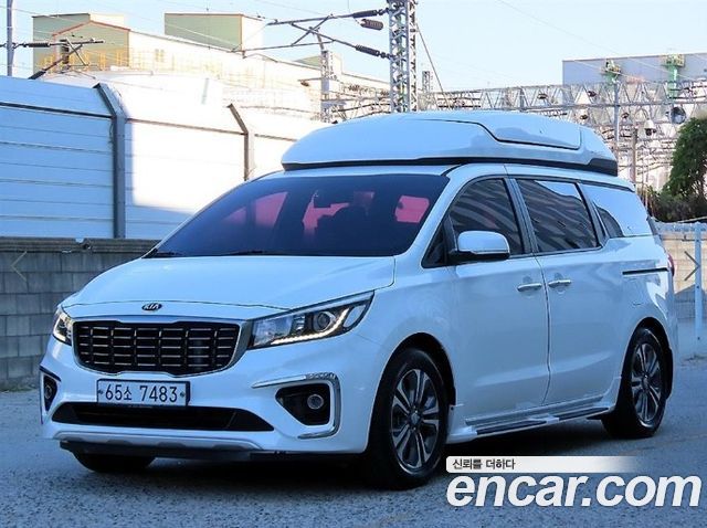 Kia Carnival 9-Seater Luxury 2019 — фото 1