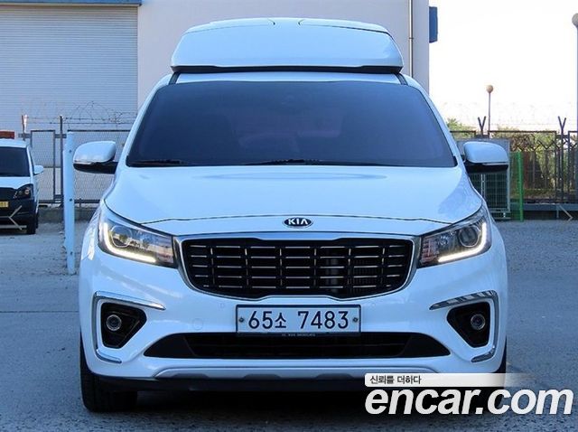 Kia Carnival 9-Seater Luxury 2019 — фото 3
