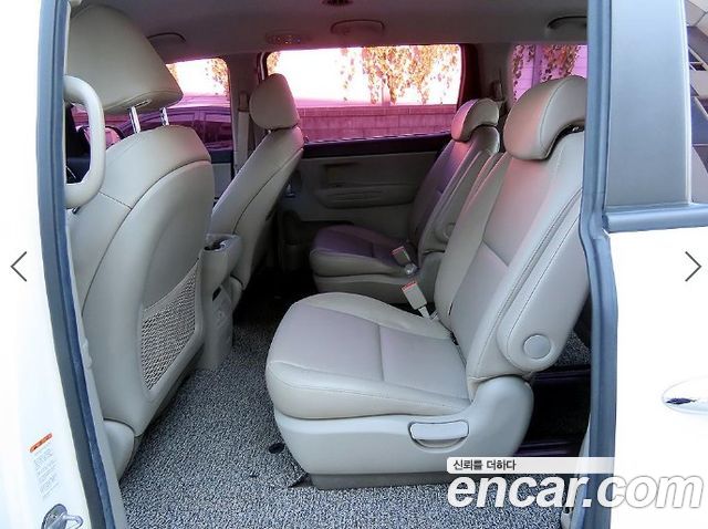 Kia Carnival 9-Seater Luxury 2019 — фото 6