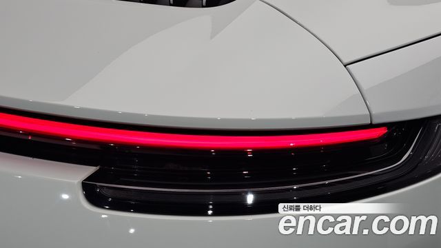 Porsche 911 (992) Carrera 4 Cabriolet 2024 — фото 23