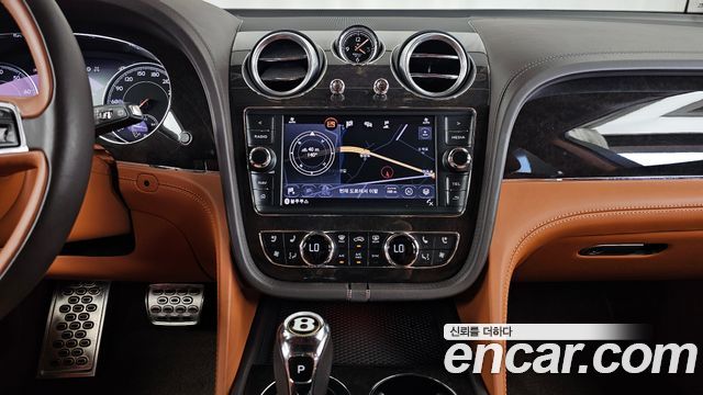 Bentley Bentayga 4.0 V8 2019 — фото 14