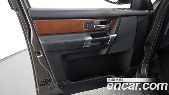 Land Rover Discovery 4 3.0 SDV6 HSE 2015 — фото 24