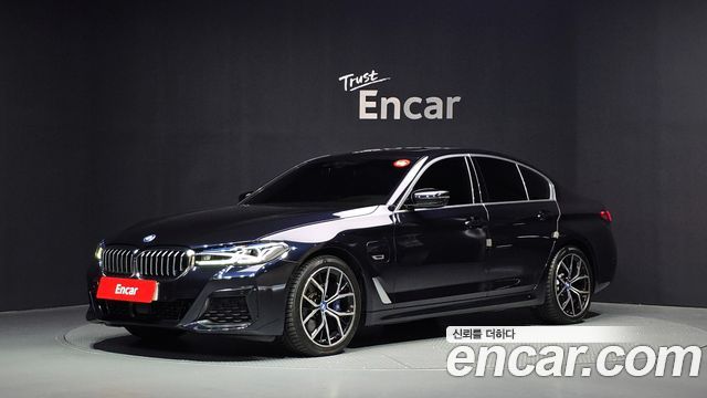 BMW 5 Series (G30) 530e M Sport 2022 — фото 1