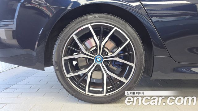 BMW 5 Series (G30) 530e M Sport 2022 — фото 5