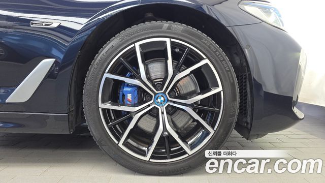 BMW 5 Series (G30) 530e M Sport 2022 — фото 21