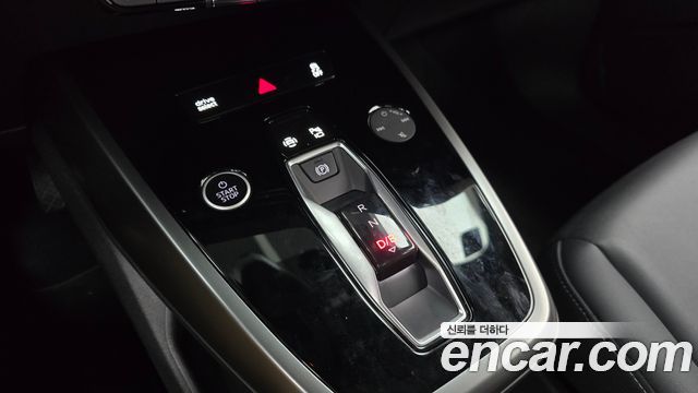 Audi Q4 e-tron (F4) 40 2023 — фото 9